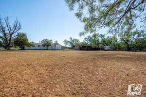 401 W 37th St (31)