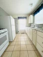 325 E 47th St (12)