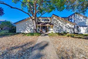 3010 Oak Mountain Trail
