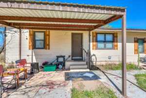 1402 Ave C (18)