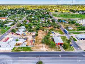 2710 N Chadbourne St (8)