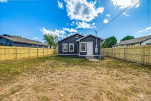 306 E 38th St (13)
