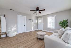 306 E 38th St (6)