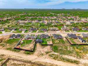 8370 Lynx Lane (76)