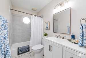 2739 Notre Dame Ave (13)