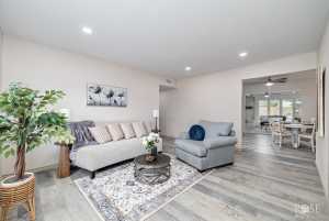 2739 Notre Dame Ave (16)