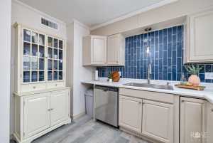 2739 Notre Dame Ave (19)