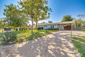 2739 Notre Dame Ave (2)