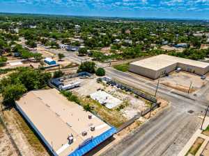 300 N Baze St (7)