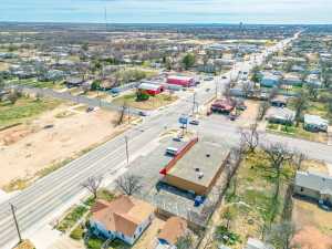 1 N Bell St (23)