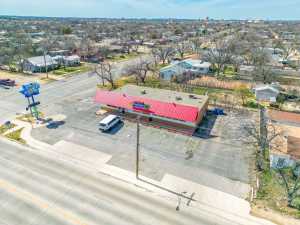 1 N Bell St (18)