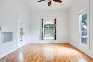 704 N Broadway St (7)