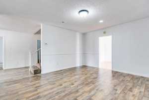 704 N Broadway St (11)