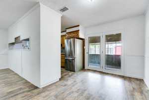 704 N Broadway St (12)