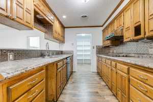 704 N Broadway St (13)