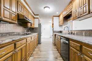 704 N Broadway St (14)
