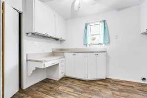 704 N Broadway St (16)