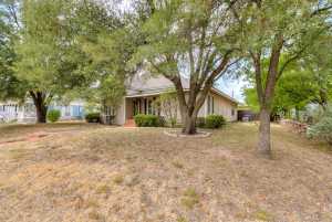 704 N Broadway St (2)