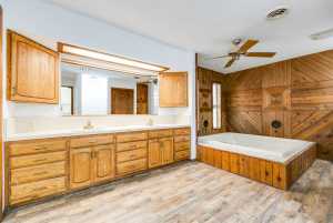 704 N Broadway St (22)