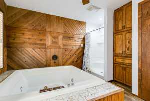 704 N Broadway St (24)