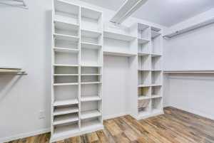 704 N Broadway St (25)