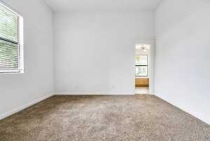 704 N Broadway St (26)