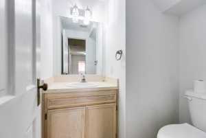 704 N Broadway St (31)
