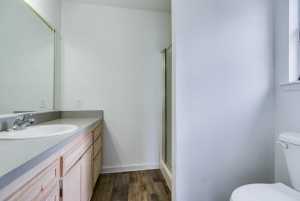 704 N Broadway St (34)