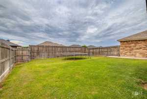 5033 Scarlet Oak Dr (27)