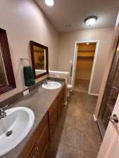 4230 Green Meadow Dr (30)