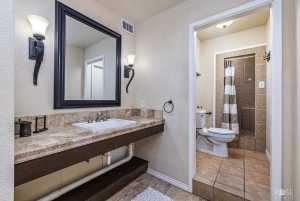 2717 Notre Dame Ave (5)