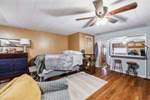 110 N Monroe St (27)