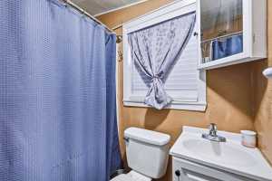 110 N Monroe St (32)