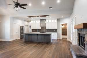1906 Colonial Dr (10)