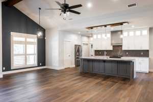 1906 Colonial Dr (11)