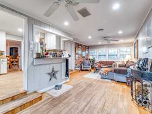 2402 Live Oak St (16)