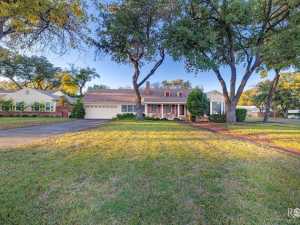 2402 Live Oak St (2)