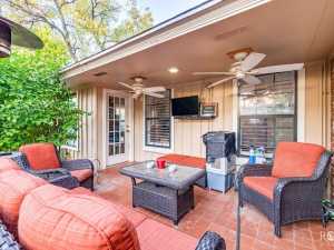 2402 Live Oak St (28)