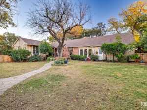 2402 Live Oak St (30)