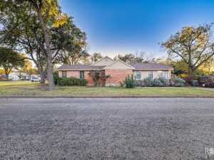 2402 Live Oak St (35)