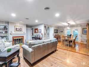 2402 Live Oak St (7)