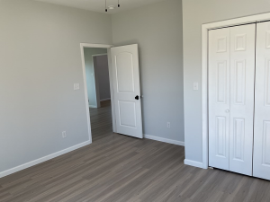709 E Harris Ave (9)
