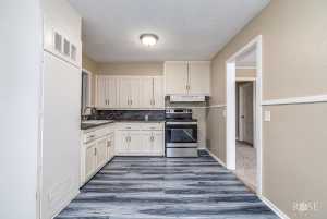 310 N Van Buren St (17)