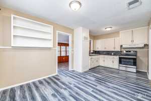 310 N Van Buren St (3)