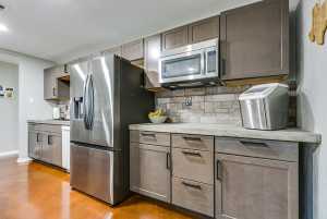 718 E 45th St (13)