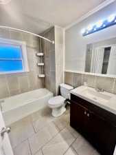 121 N Madison St (8)