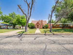 2229 Waco St (2)