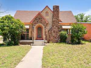 2229 Waco St (4)
