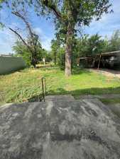 2811 N Irving St (8)