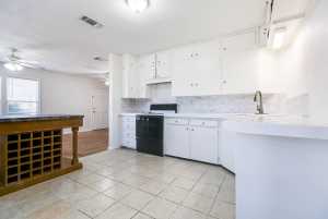 1221 Howard Ave (10)